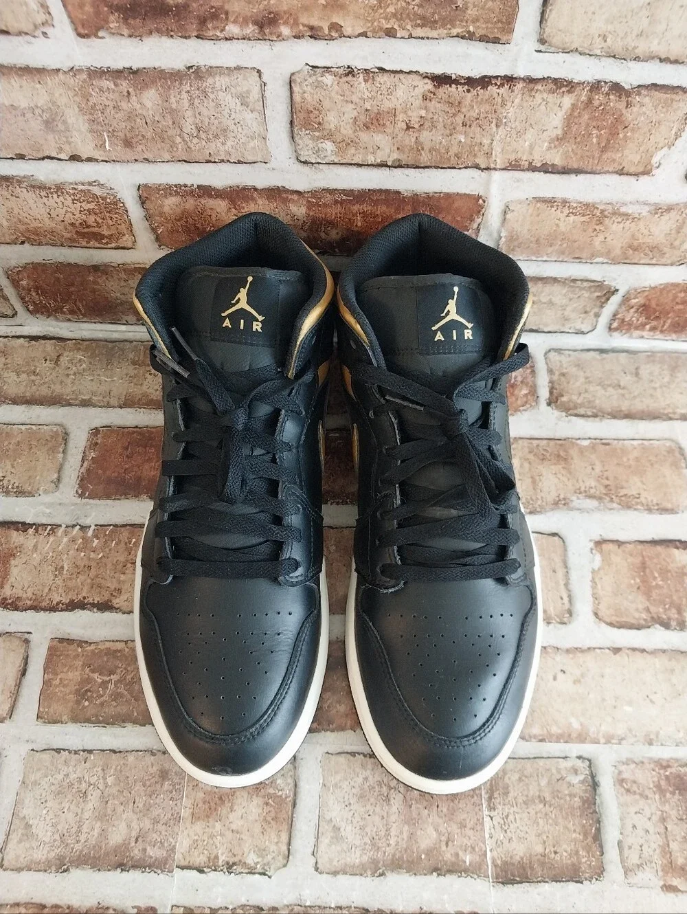 Pre-owned 2024 Jordan 1 Mid